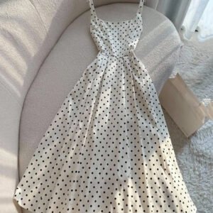 Vintage-Inspired Polka Dot Fit
