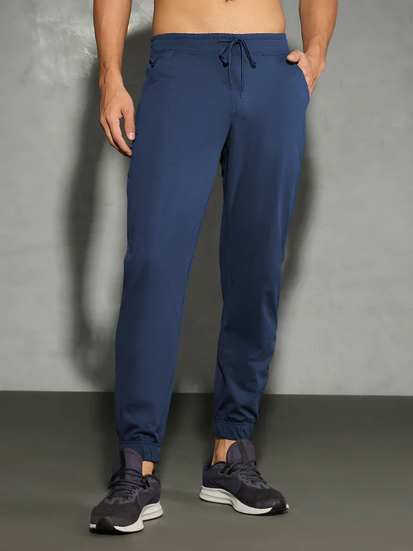 Men Solid Slim Fit Joggers